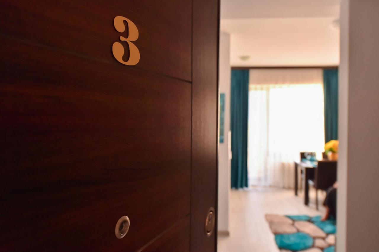 Apartment Summerland Mamaia Exterior photo
